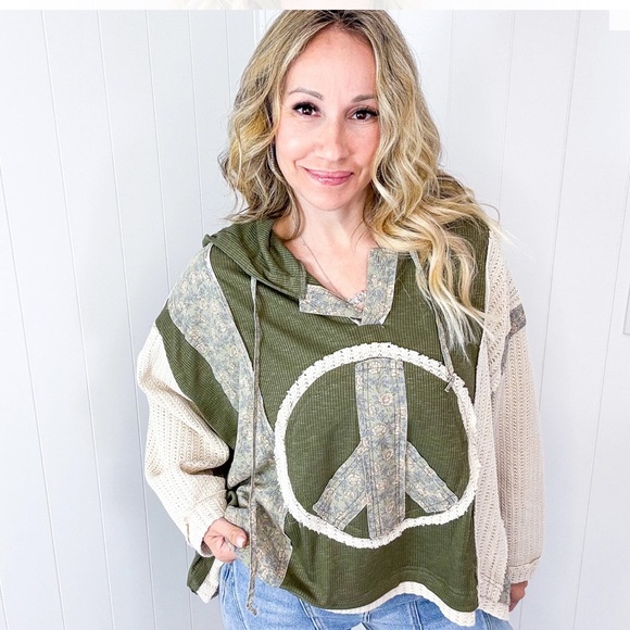 New Pol Patched Appliqué Hooded Top - Picture 6 of 12